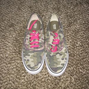 Camouflage shoes